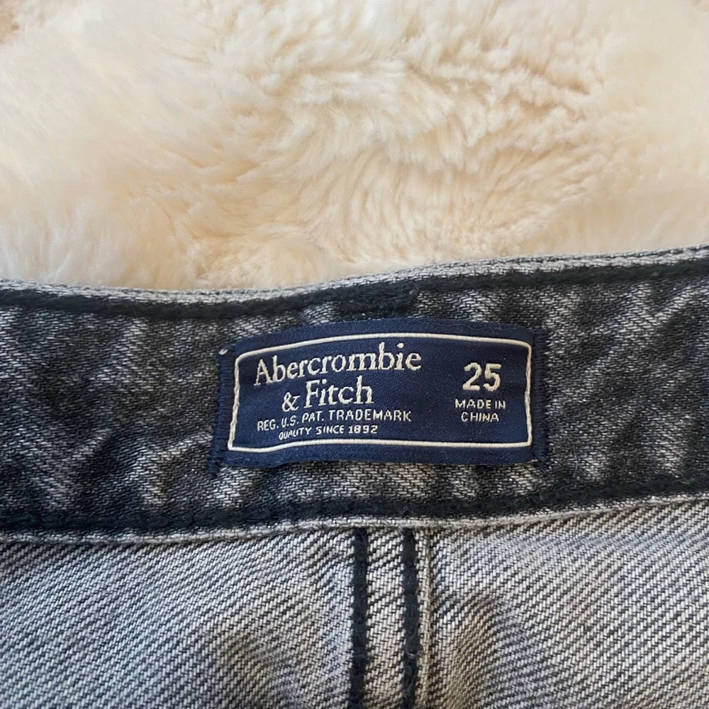 Abercrombie and Fitch gray/black denim skirt size 25 - Picture 3 of 3